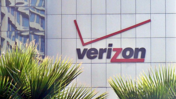 Verizon, is VZ a good stock to buy, James Gowen, renewable energy, green energy, investment, 